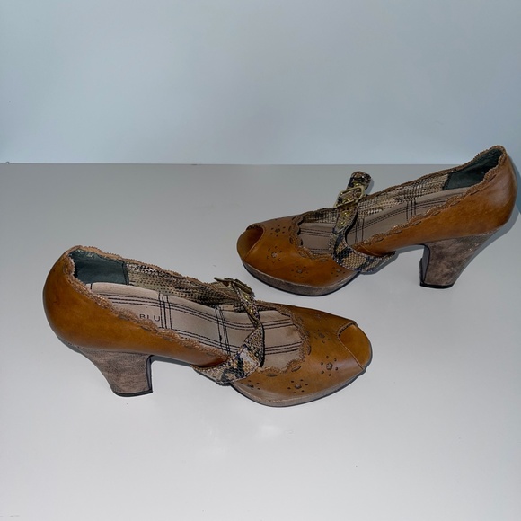 Bobbi Blu‎ Peep Toe Leather Mixed Pattern Buckle Heels Size 7.5 - Picture 3 of 9